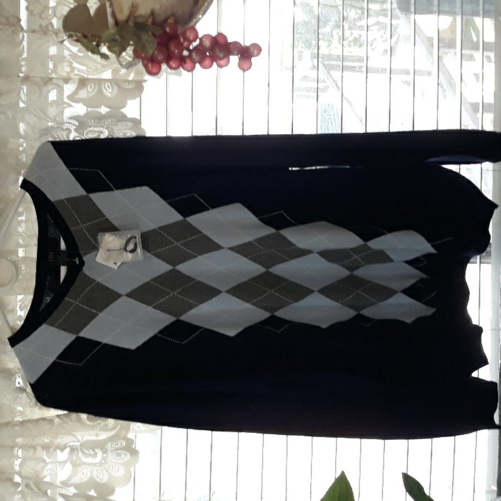 Nwt H & H men's sweater